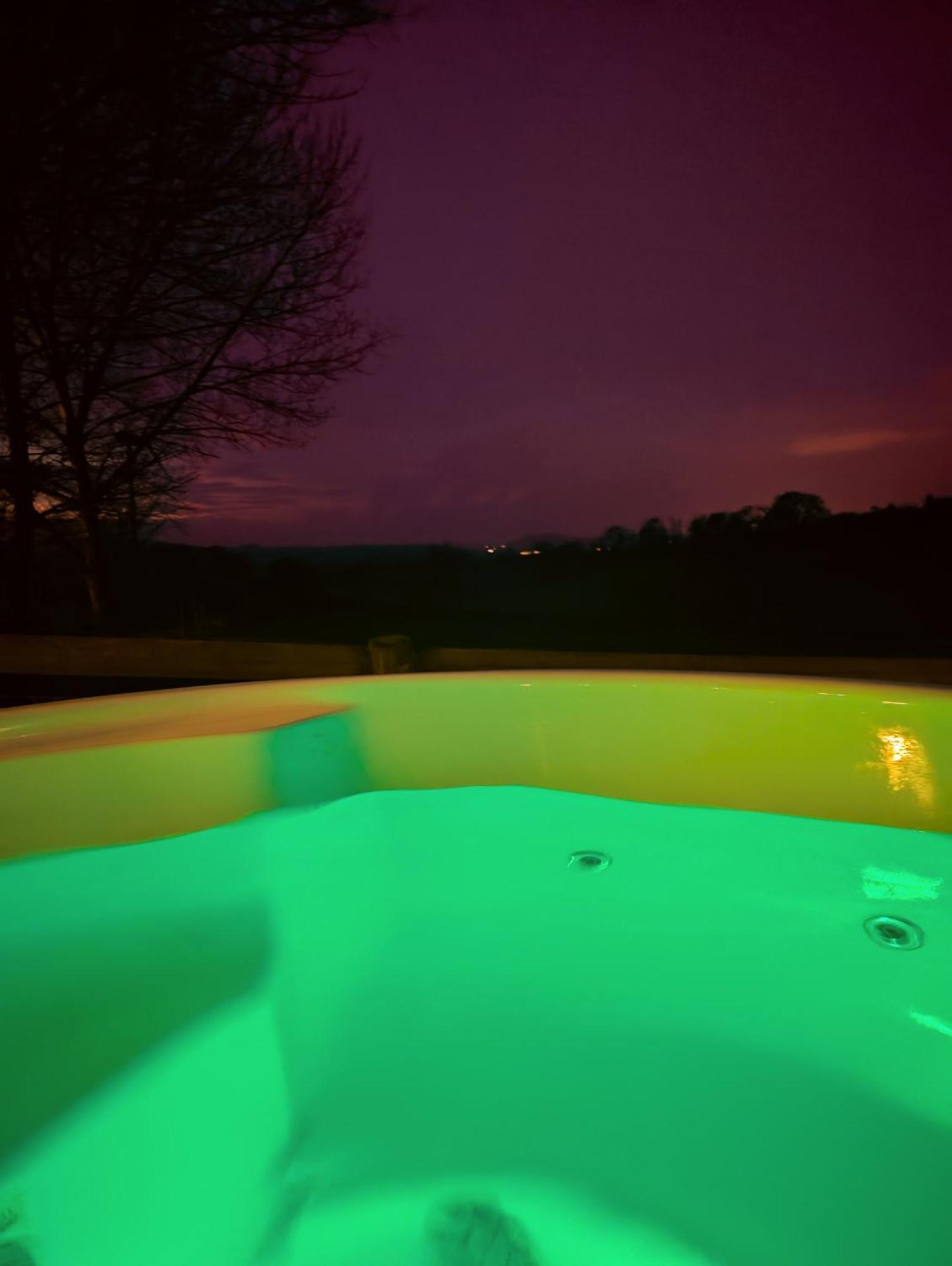 Caplor Glamping & Lodges Hereford Exterior foto